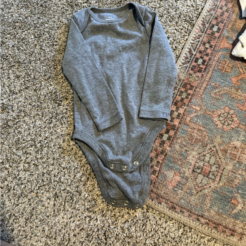 Onesie size 6-12